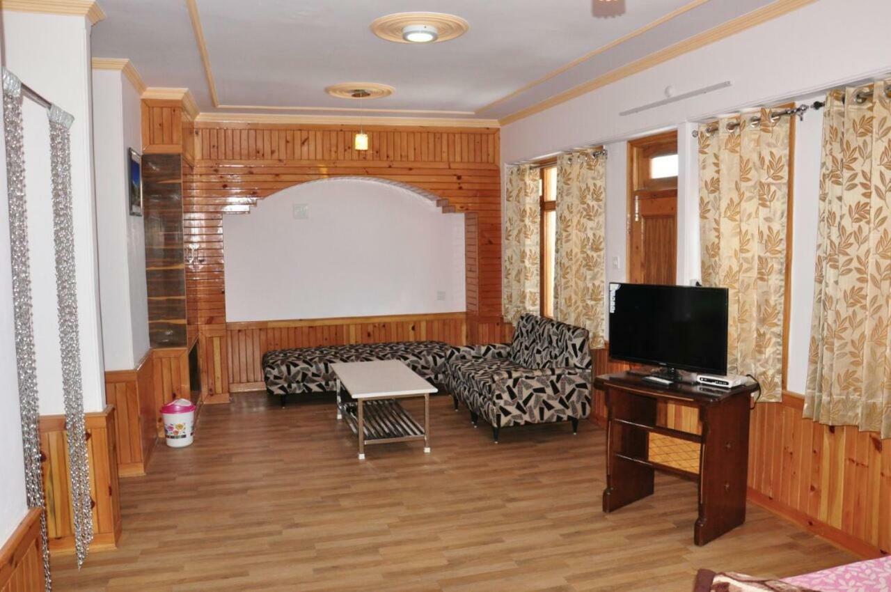 Sara Hotel Nárkanda Kültér fotó