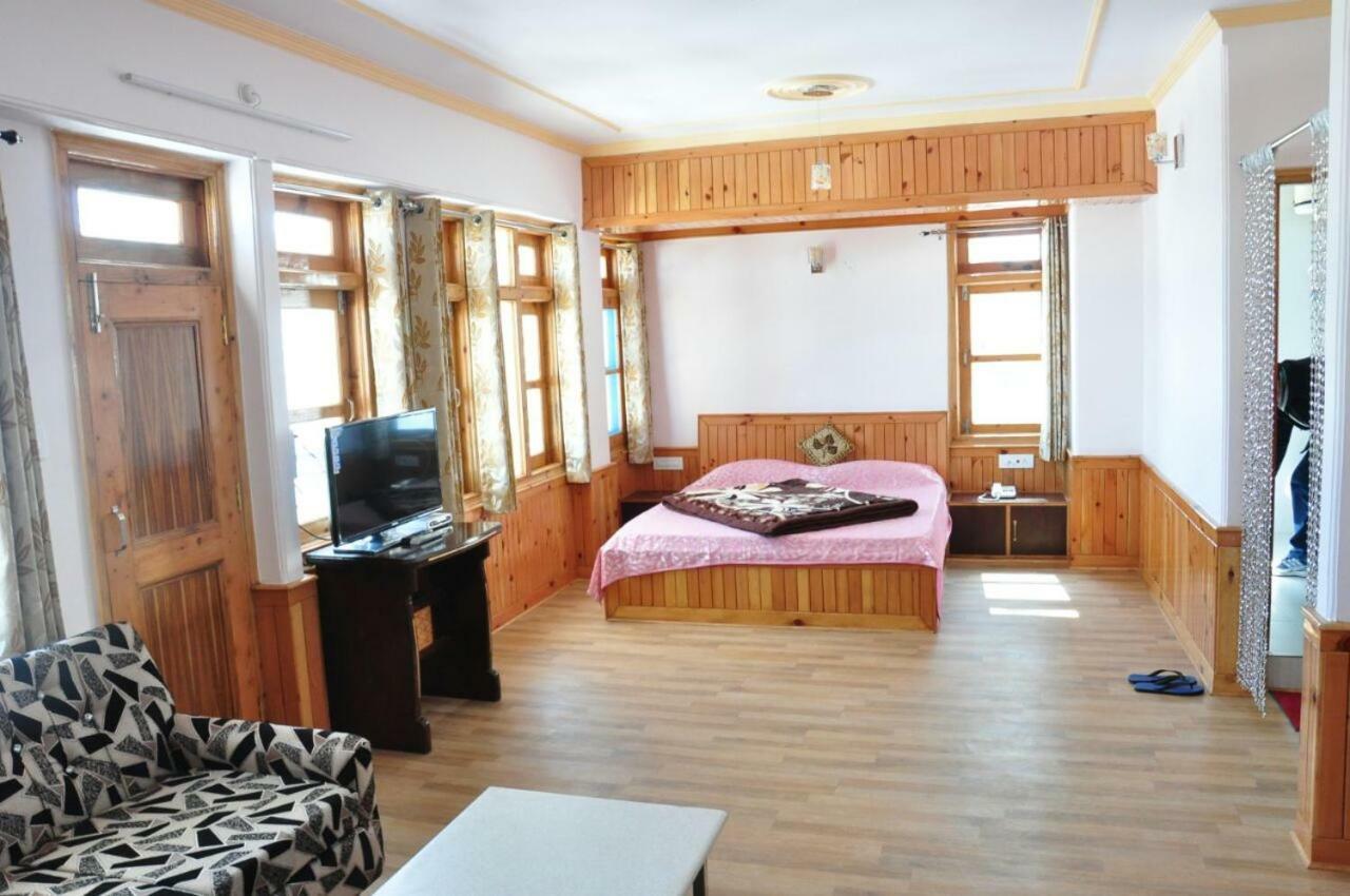 Sara Hotel Nárkanda Kültér fotó